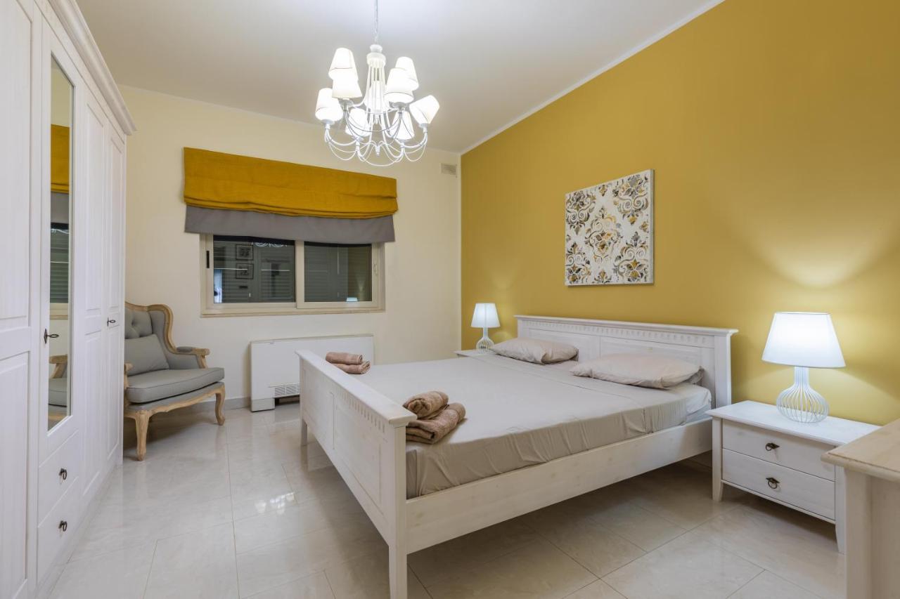 Villa Palma - Sunset Sea Views With Pool, Jacuzzi, Sauna And Games Room Mellieħa Buitenkant foto