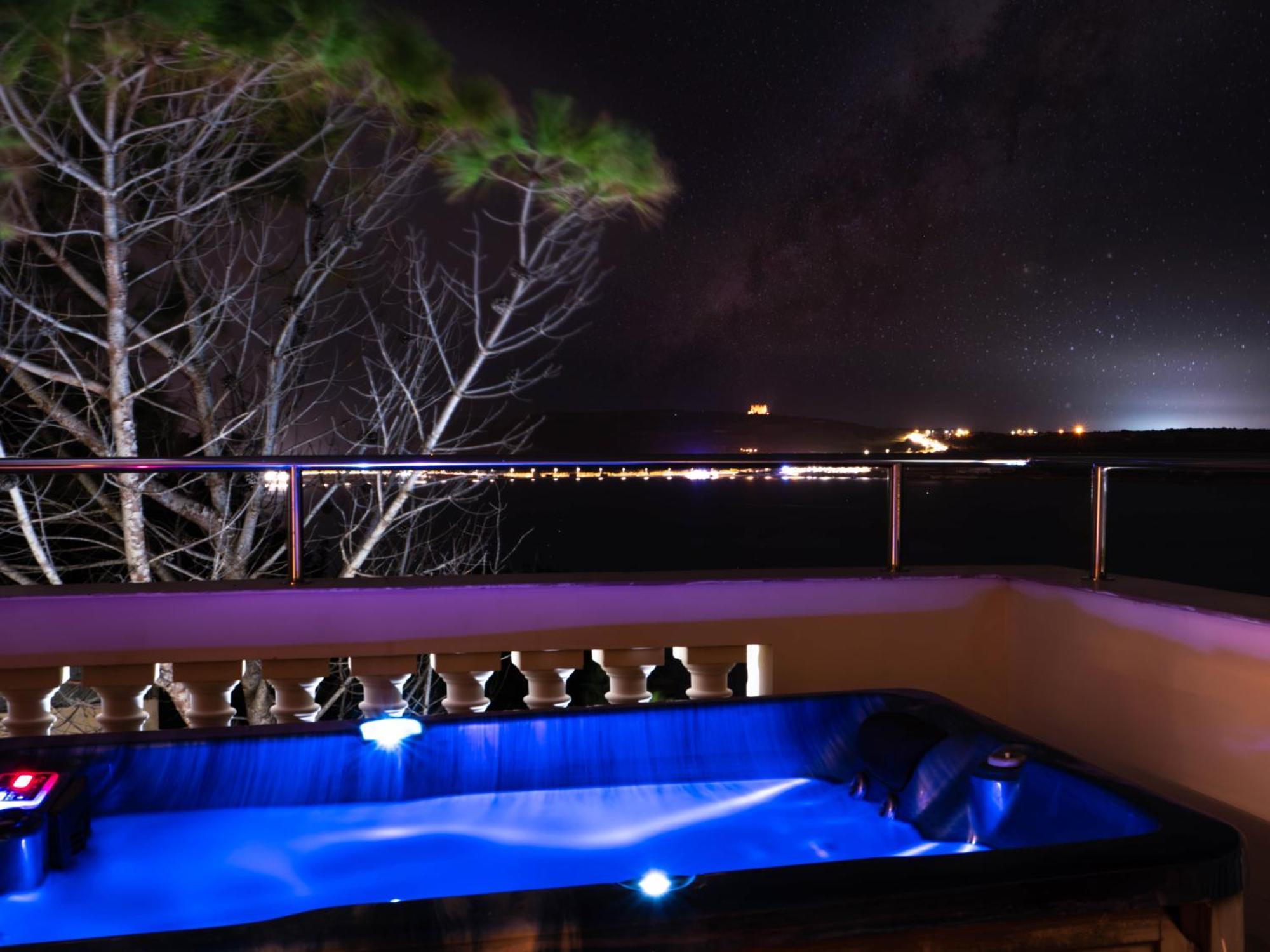 Villa Palma - Sunset Sea Views With Pool, Jacuzzi, Sauna And Games Room Mellieħa Buitenkant foto
